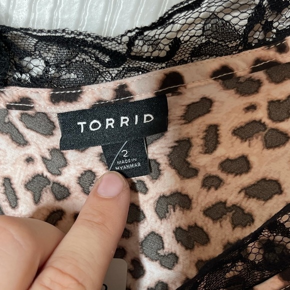 NWT TORRID Sophie Leopard Satin Charmeuse Camisole - Picture 9 of 12